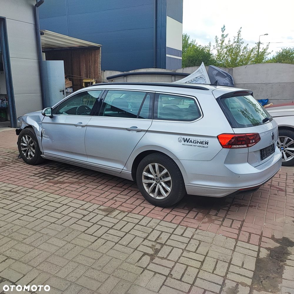 Volkswagen Passat 2.0 TDI SCR DSG - 8