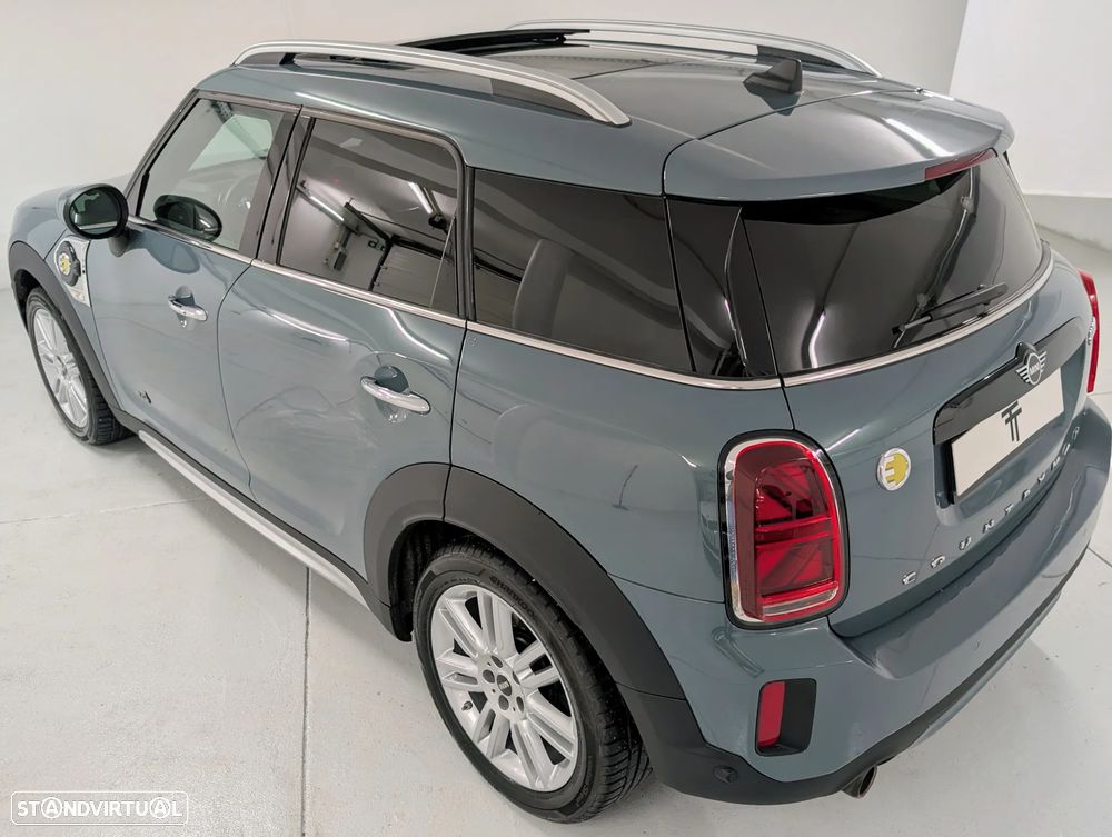 MINI Countryman Cooper SE ALL4 Classic Auto - 17