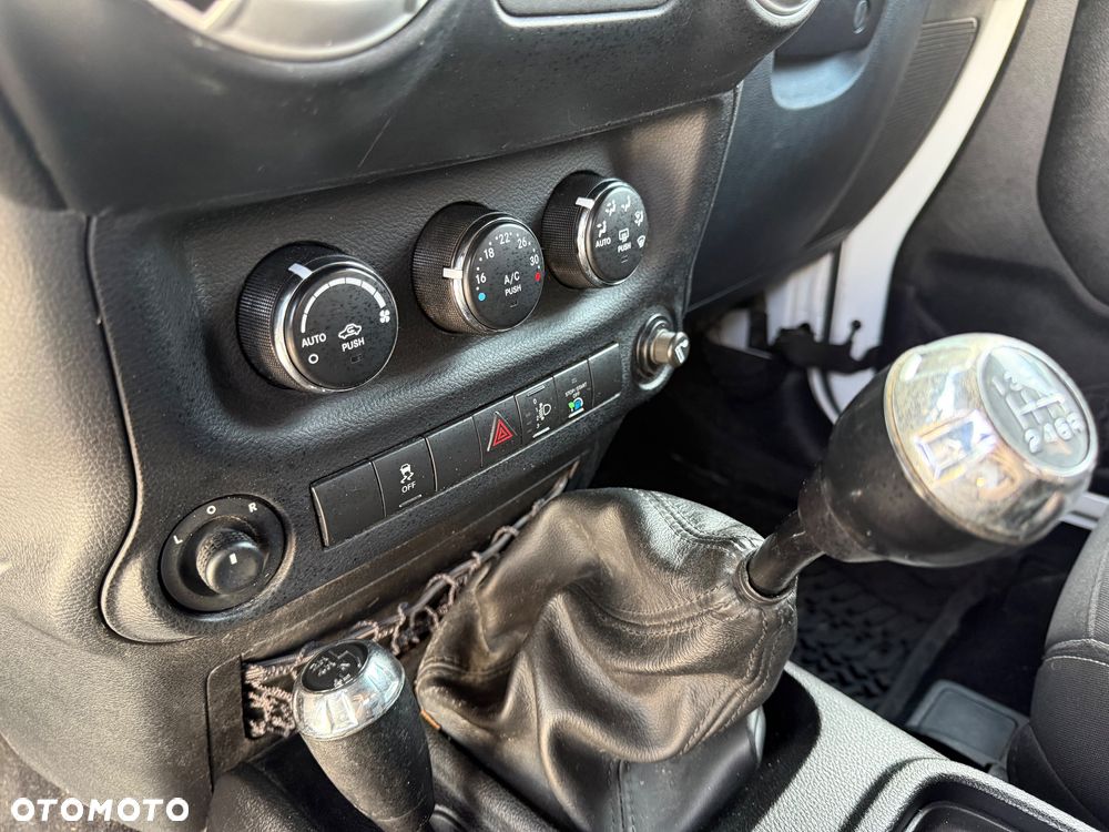 Jeep Wrangler - 16