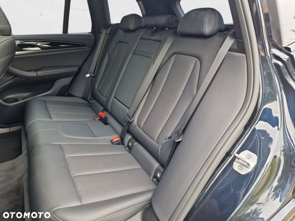BMW iX3 - 24