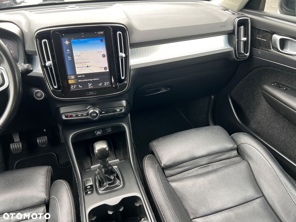Volvo XC 40 D3 AWD R-Desgin - 21