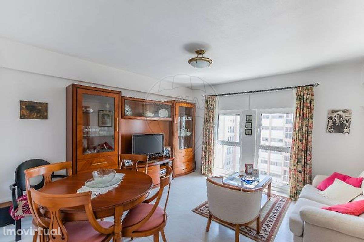 Apartamento T2 para arrendamento - Grande imagem: 2/12