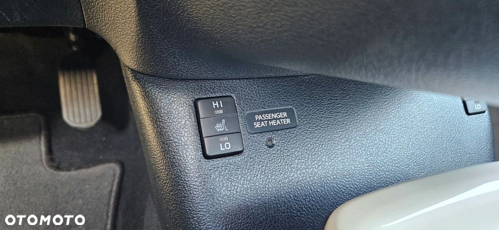 Toyota Prius Hybrid - 34
