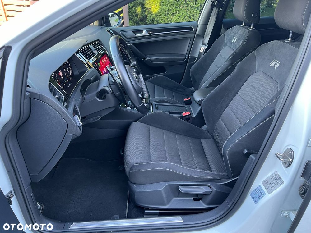 Volkswagen Golf - 17