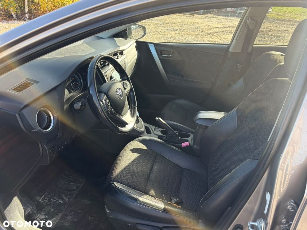 Toyota Auris 1.8 HSD Luna - 12
