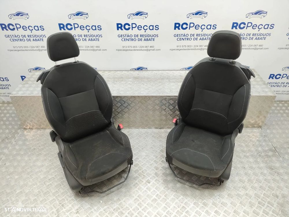 Conjunto Bancos Frontais Frente em Pele e Tecido Citroen DS3 Diesel 2009 - 2016 - 3