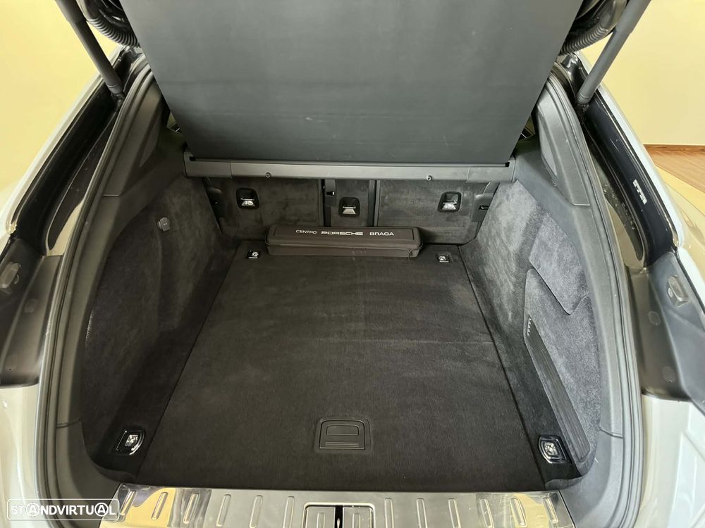 Porsche Panamera Sport Turismo 4 E-Hybrid - 34