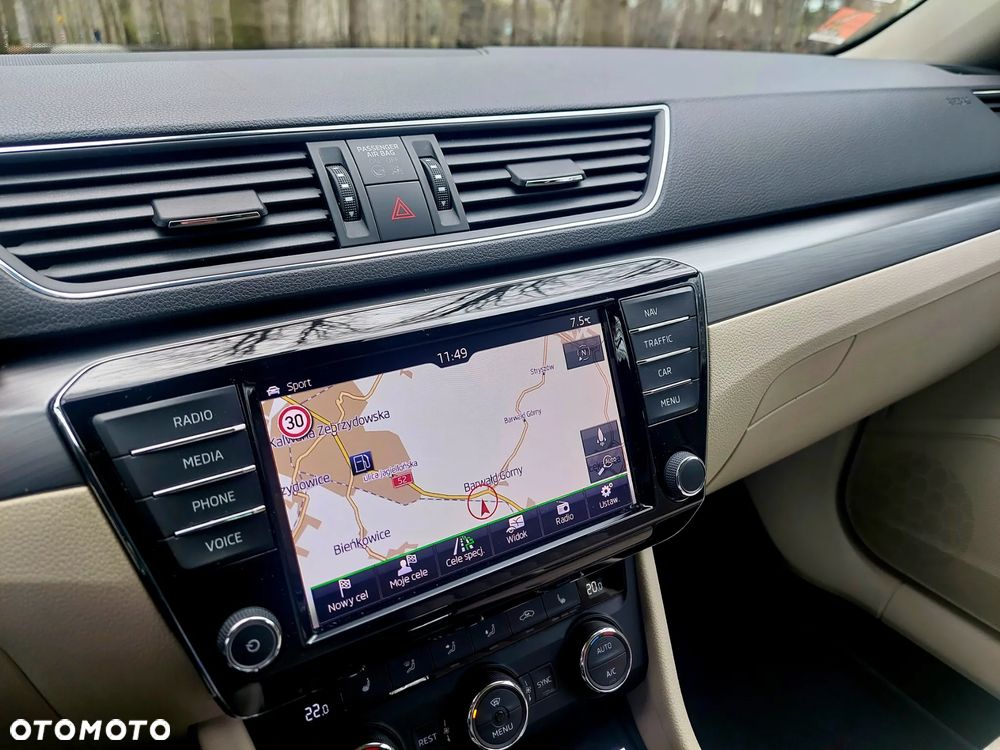 Skoda Superb 2.0 TDI 4x4 DSG Premium Edition - 8