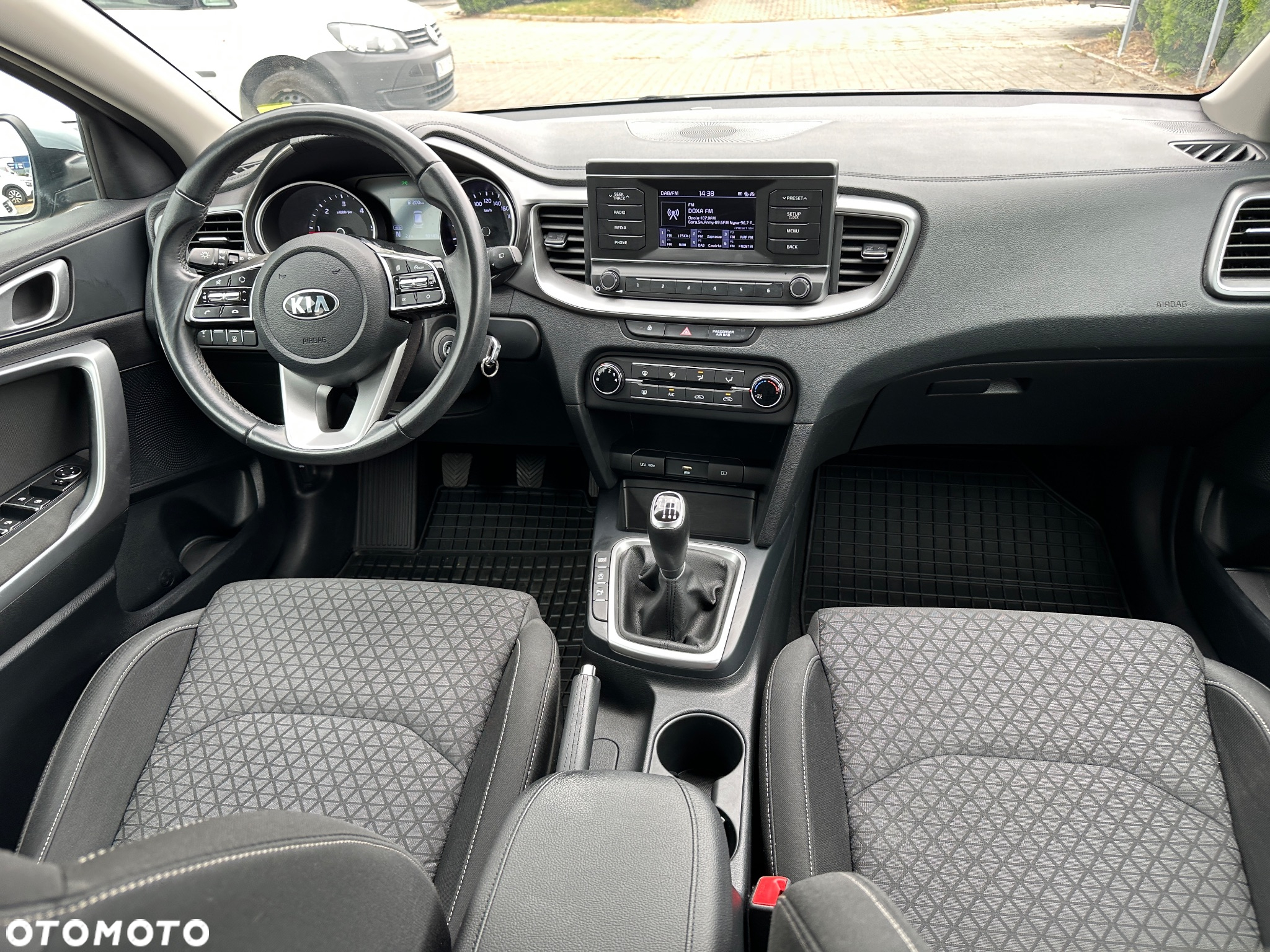 Kia Ceed 1.6 CRDi SCR M - 14