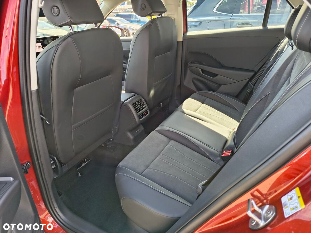 Volkswagen T-Roc - 11