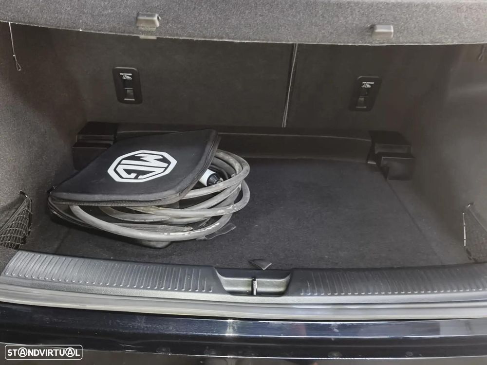 MG MG4 64 kWh Luxury - 11