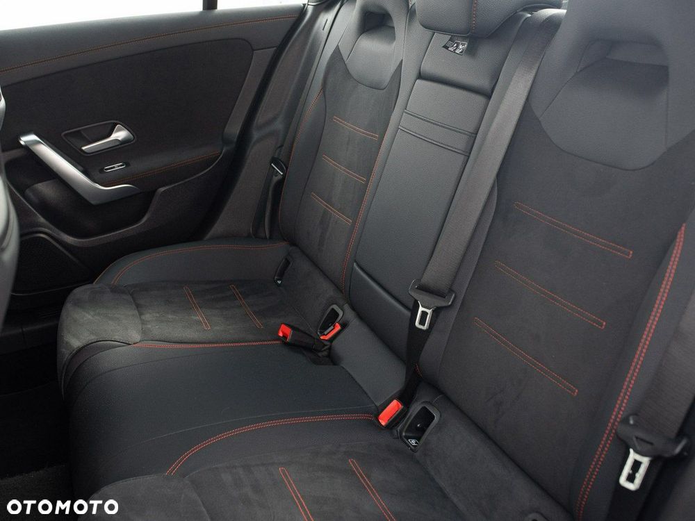 Mercedes-Benz CLA 200 mHEV 7G-DCT - 30