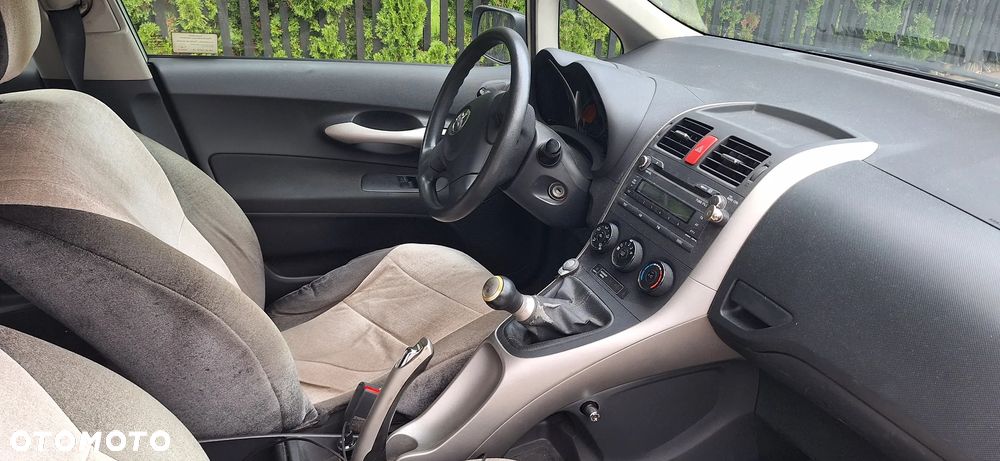 Toyota Auris 1.4 D-4D Terra - 7