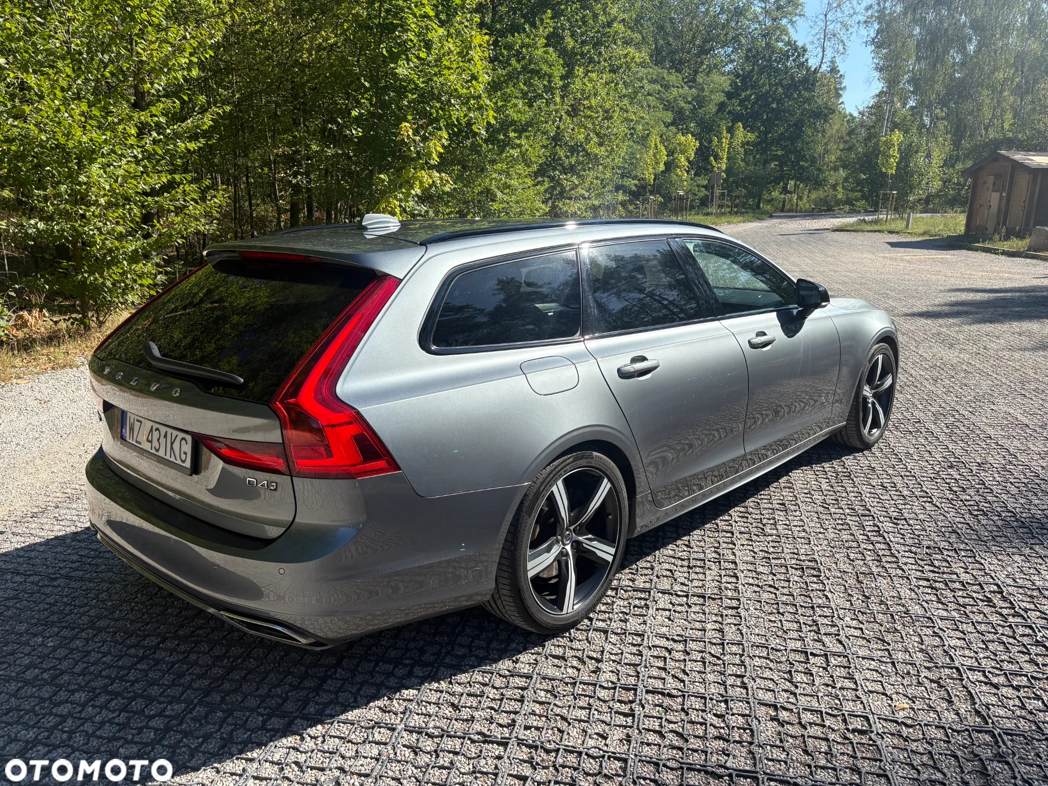 Volvo V90 D4 Geartronic R Design - 4