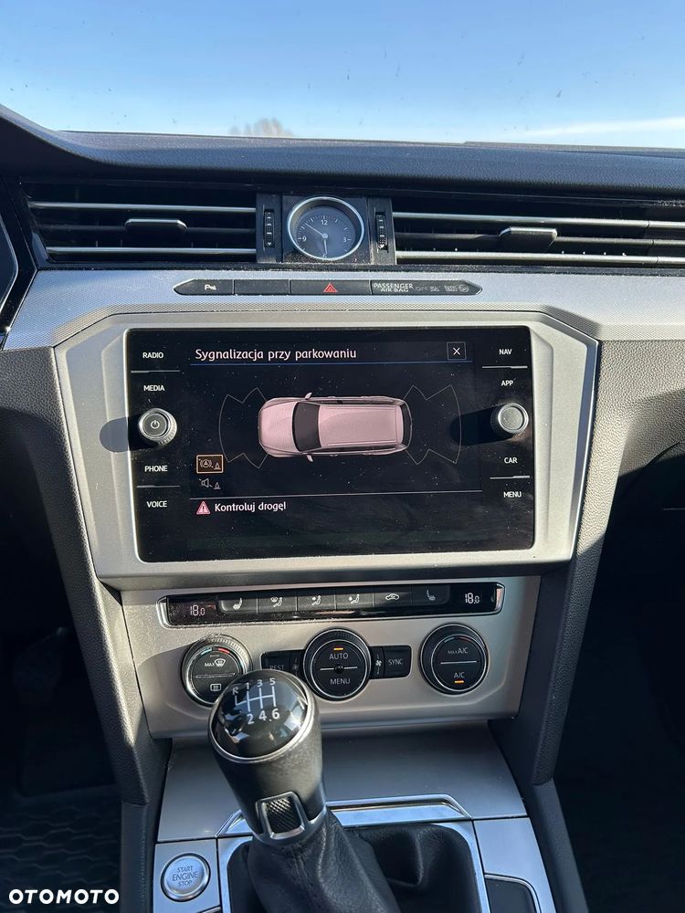 Volkswagen Passat 2.0 TDI (BlueMotion Technology) Comfortline - 26