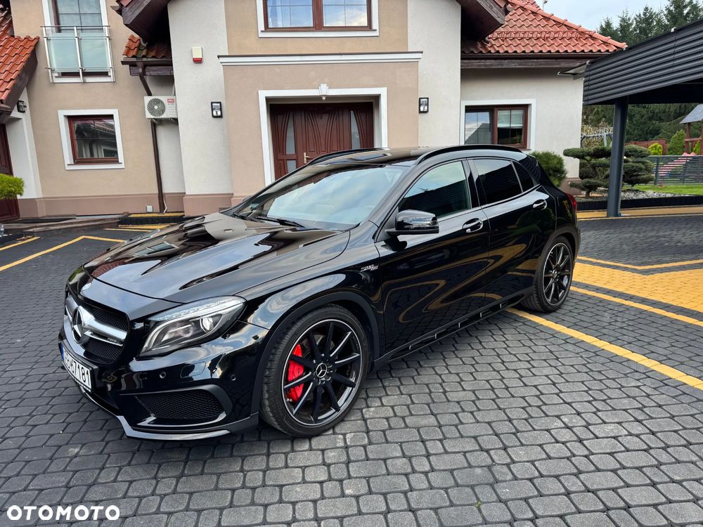 Mercedes-Benz GLA - 1