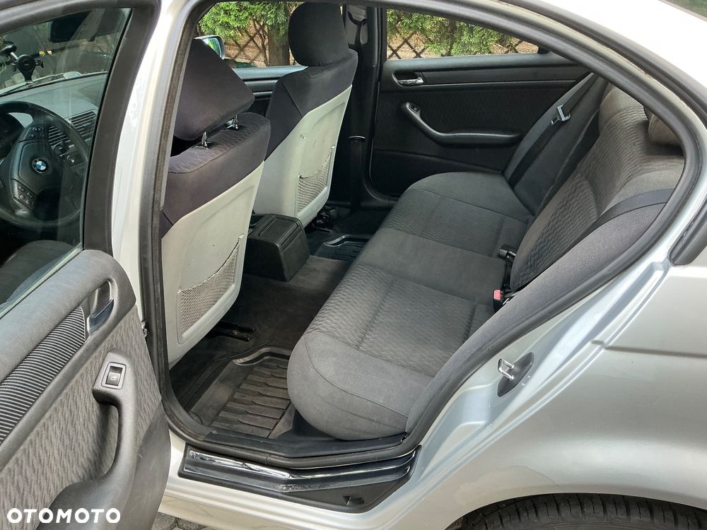 BMW Seria 3 320i Edition Exclusive - 7