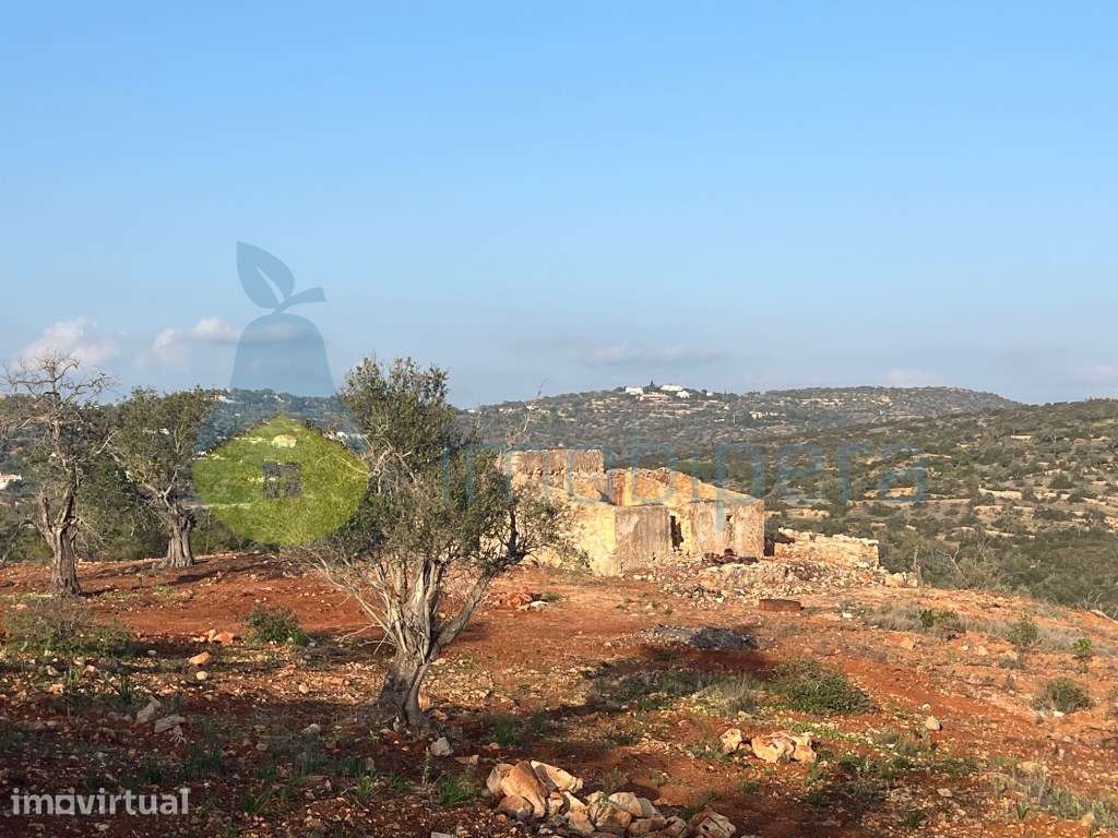 MORADIA EM RUÍNAS COM VISTA EXCLUSIVA PARA O CASTELO DE PADERNE - Grande imagem: 2/13