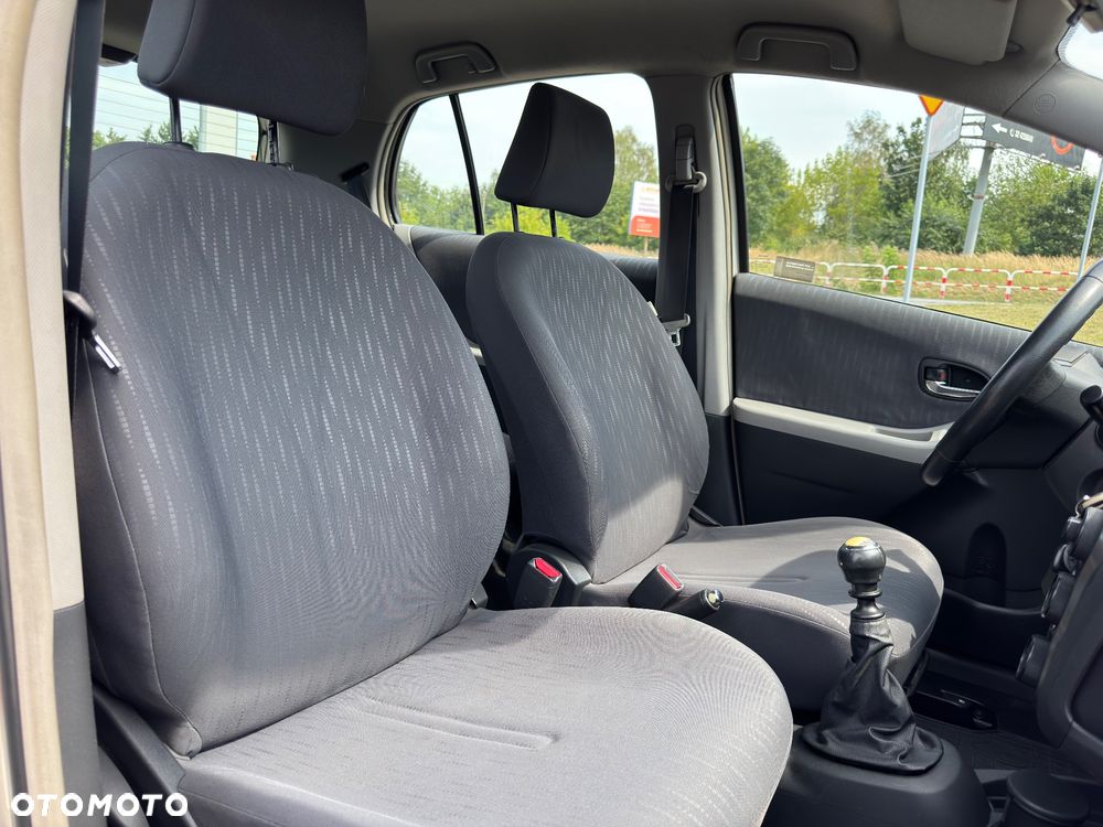 Toyota Yaris 1.33 Sol - 25