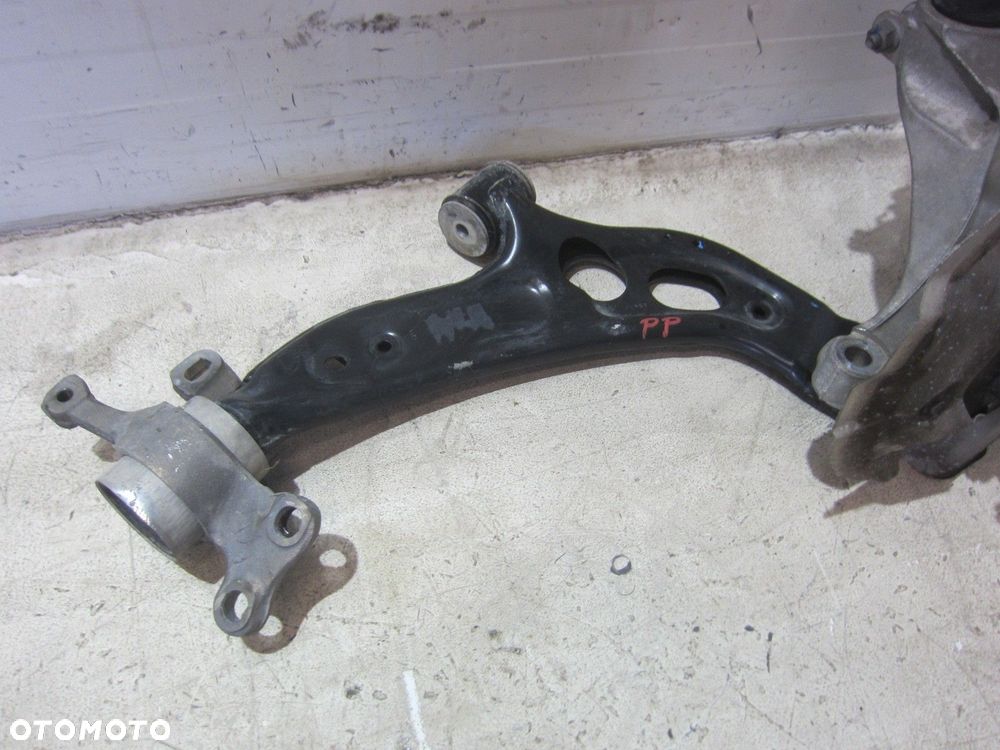 BMW X1 F48 ZWROTNICA PRZEDNIA PRAWA 6876646 31316861672 WAHACZ AMORTYZATOR - 6