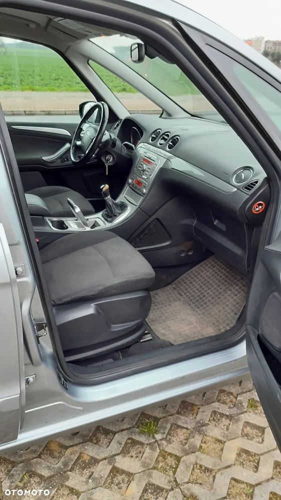 Ford Galaxy 2.0 Concept - 18