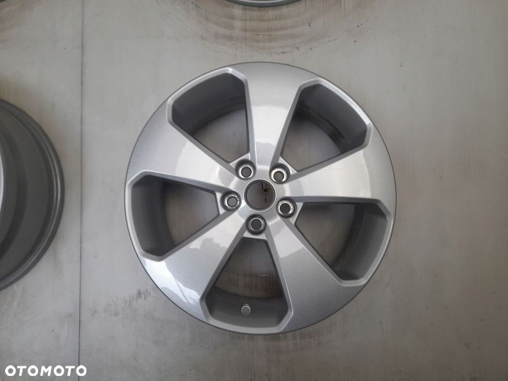 Felgi aluminiowe Opel OE 7569-06 7.0" x 17" 5x105 ET38 - 4