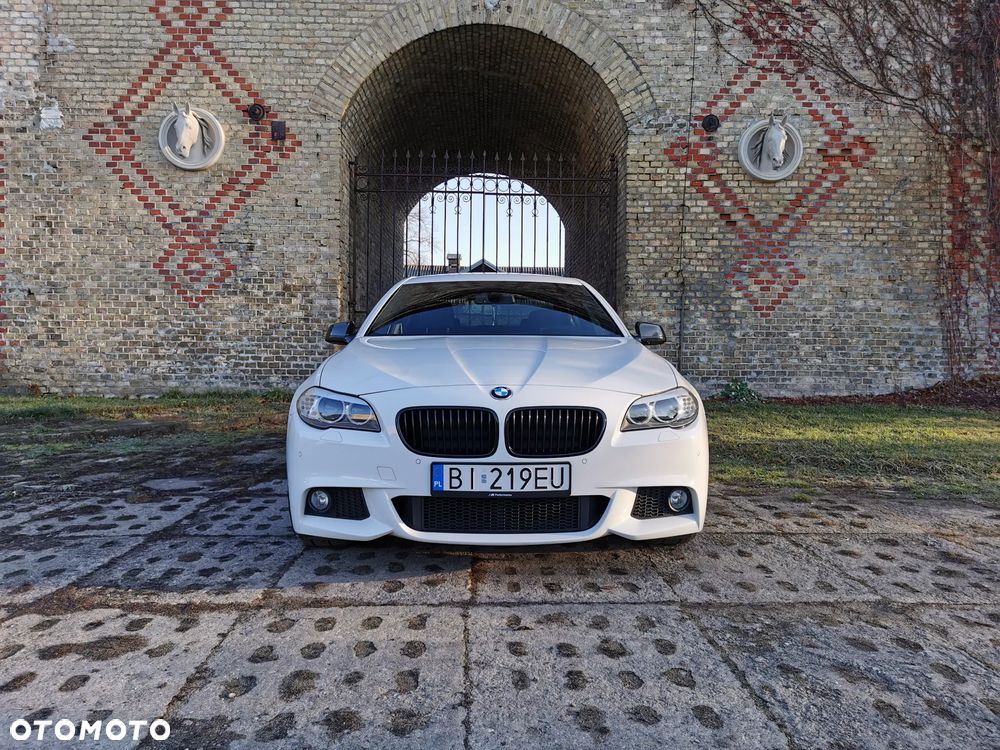 BMW Seria 5 525d xDrive - 2