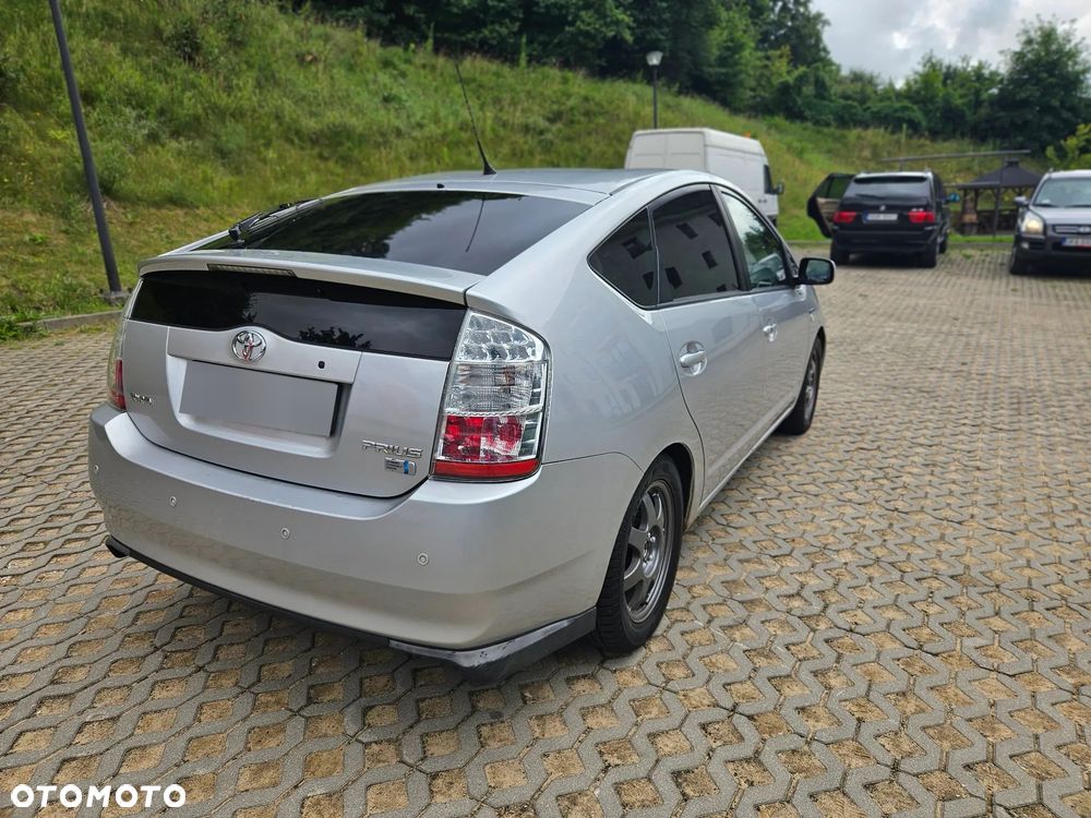 Toyota Prius 1.5 VVT-i Prestige - 6