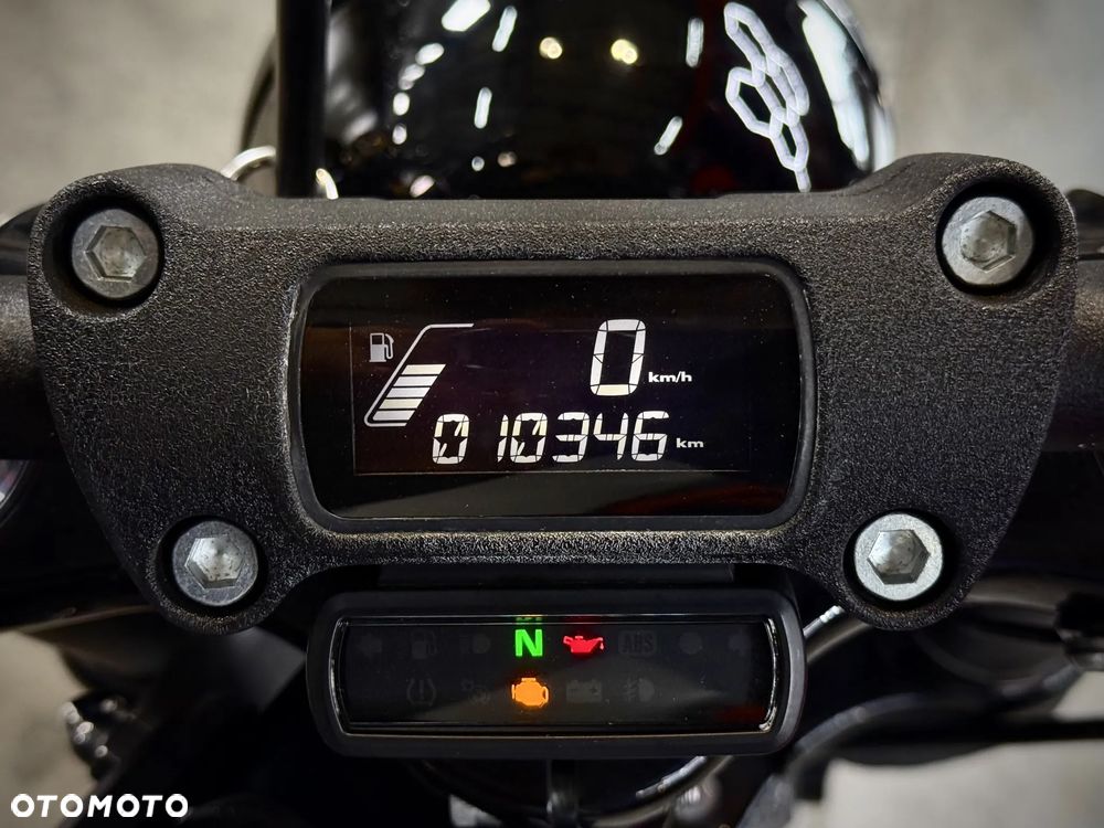 Harley-Davidson Softail Street Bob - 40