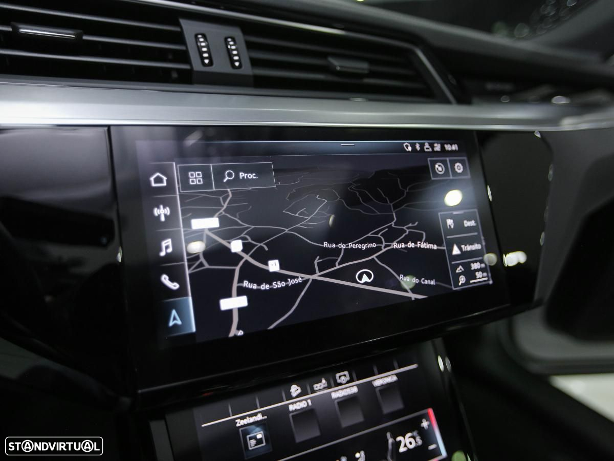 Audi e-tron 50 quattro S line - 26