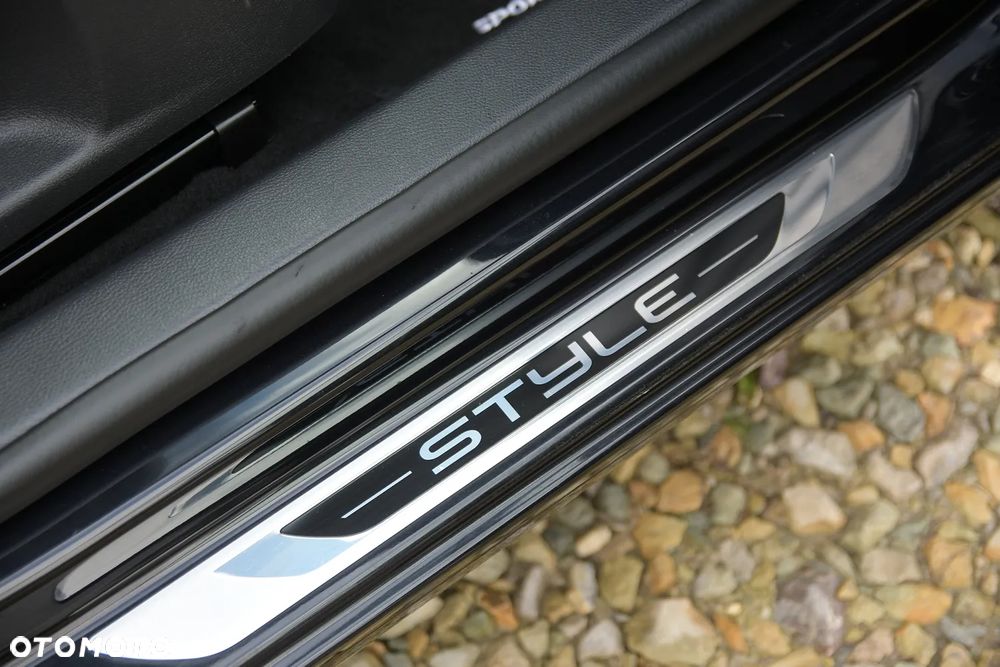 Volkswagen Golf 2.0 TDI DPF BlueMotion Technology Style - 19