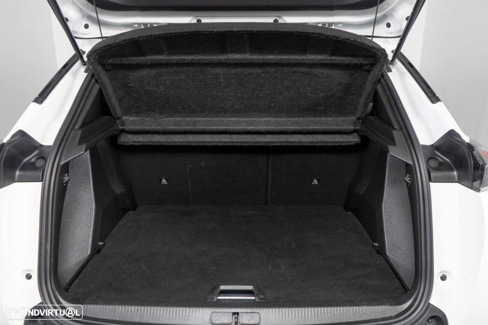 Peugeot 2008 1.5 BlueHDi Allure Pack EAT8 - 18