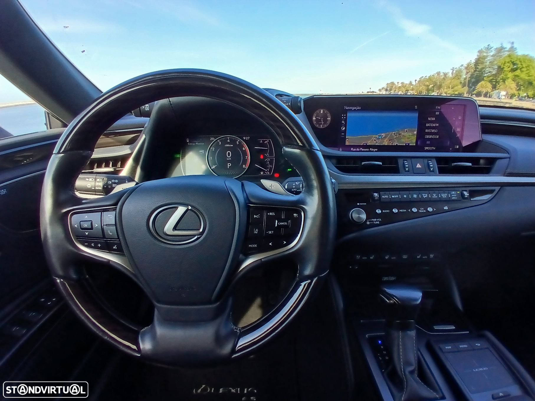 Lexus ES 300h - 17
