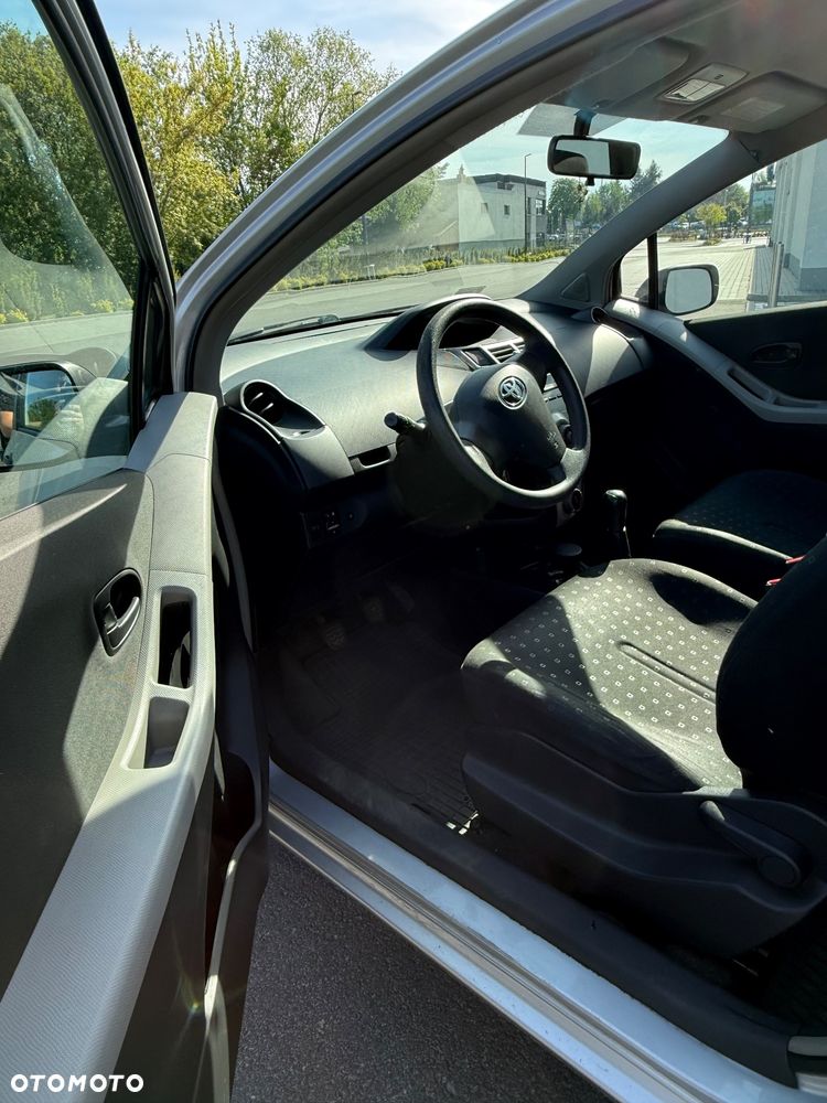 Toyota Yaris 1.0 Terra A/C - 9