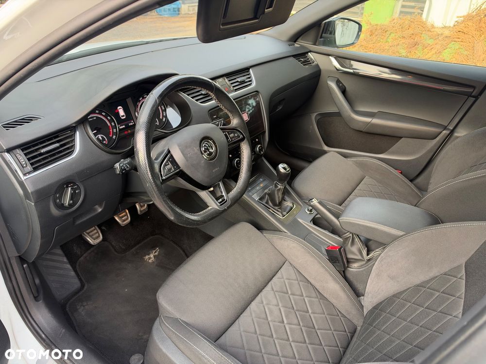 Skoda Octavia 2.0 TDI RS - 7