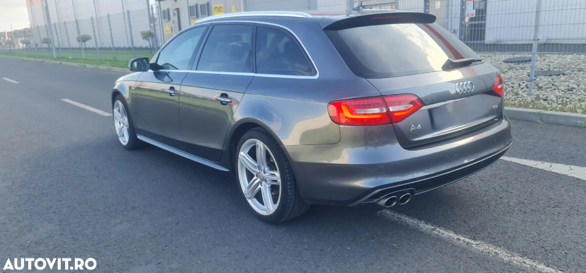 Audi A4 Avant 2.0 TDI DPF clean diesel multitronic S line Sportpaket - 39