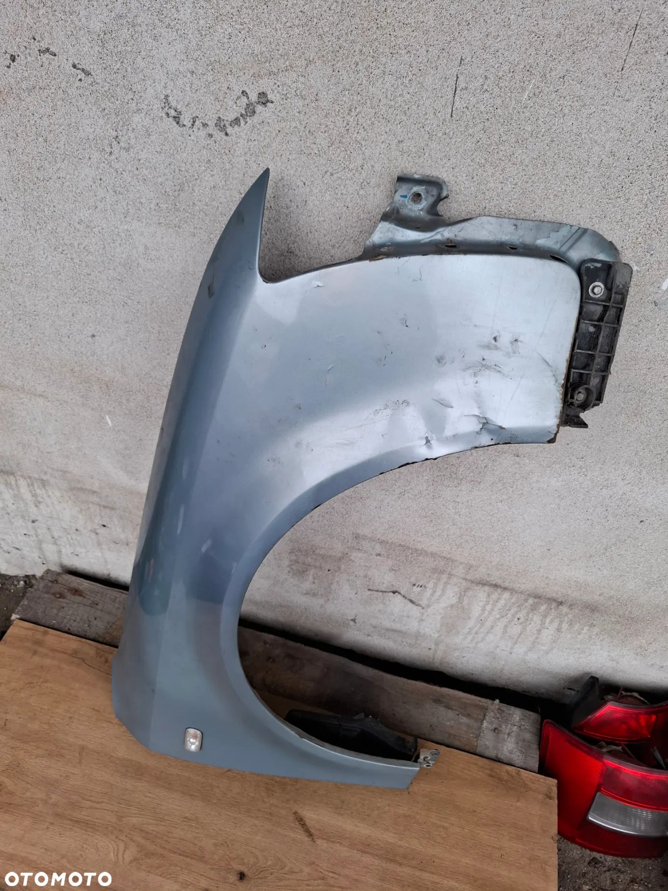 AUDI A4 B6 BŁOTNIK PRZEDNI PRAWY LY7R - 1