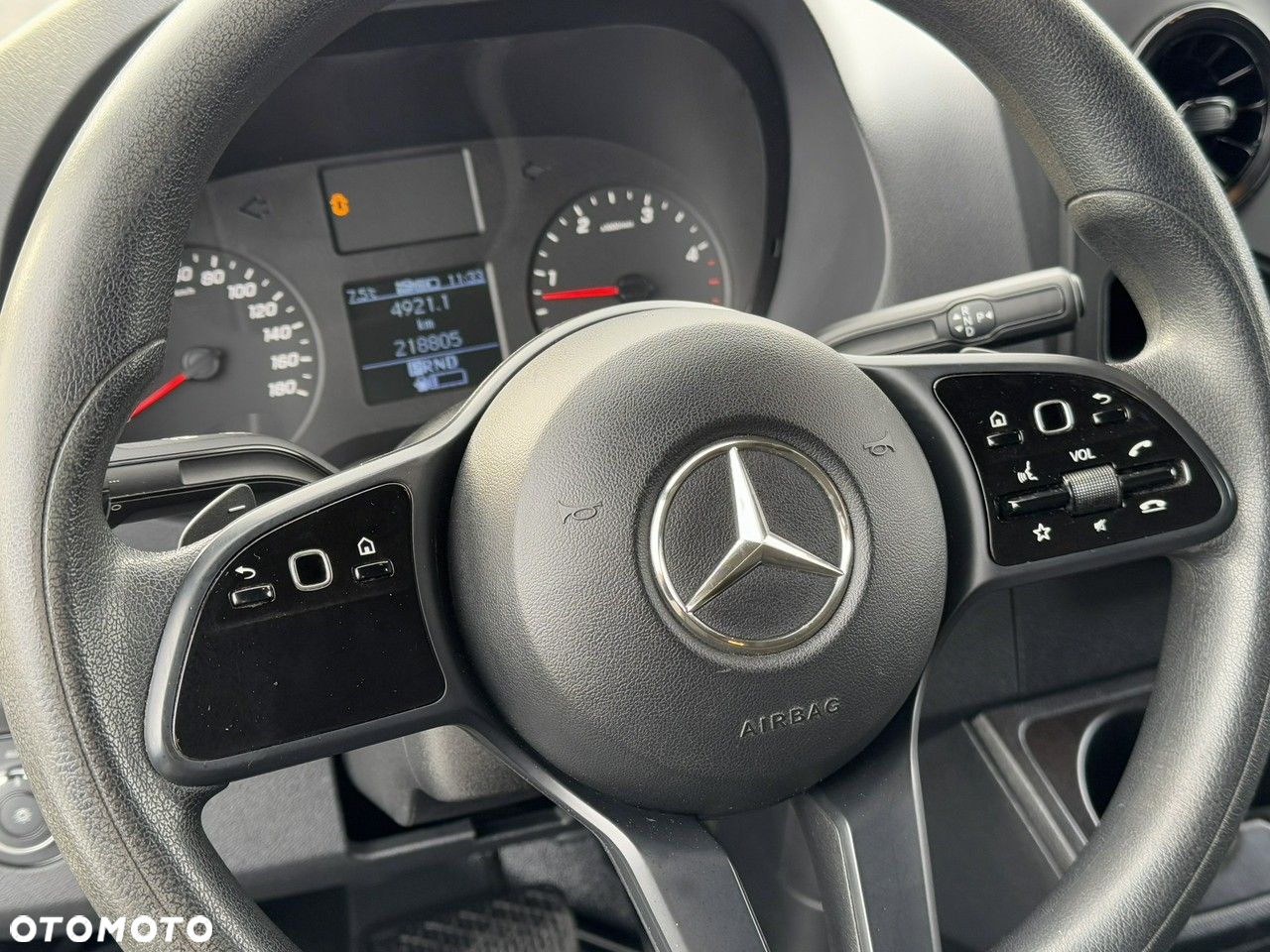 Mercedes-Benz 319 - 22