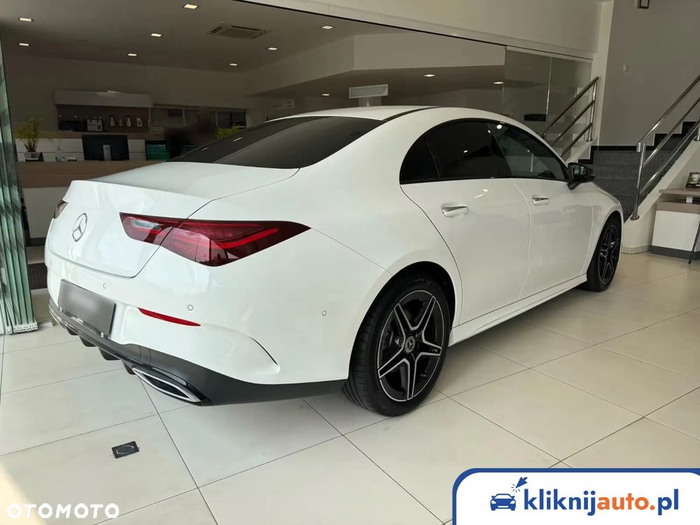 Mercedes-Benz CLA 180 AMG Line 7G-DCT - 3