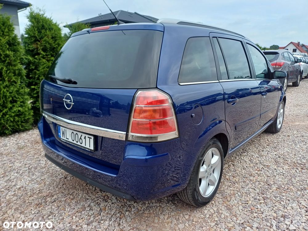 Opel Zafira 1.8 Cosmo - 4