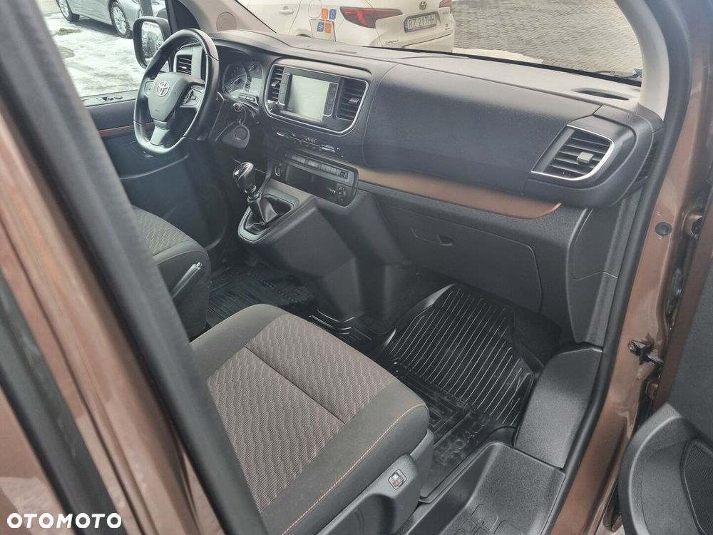 Toyota Proace Verso 2.0 D4-D Medium Family - 19