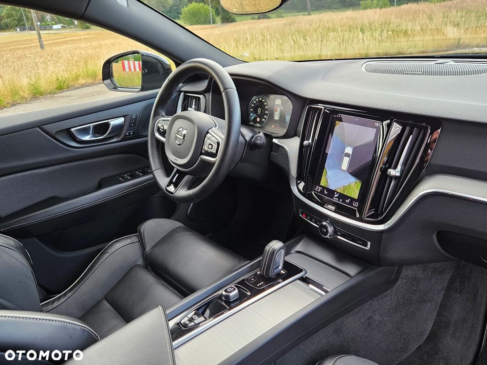 Volvo V60 B4 D R-Design - 19