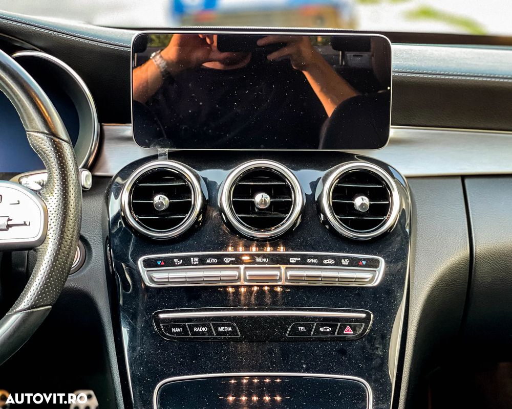 Mercedes-Benz C 220 d 4Matic T 9G-TRONIC AMG Line - 13
