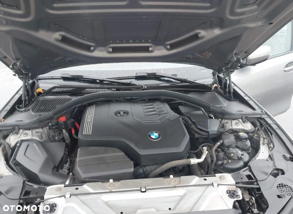 BMW Seria 3 330i xDrive M Sport Shadow - 14