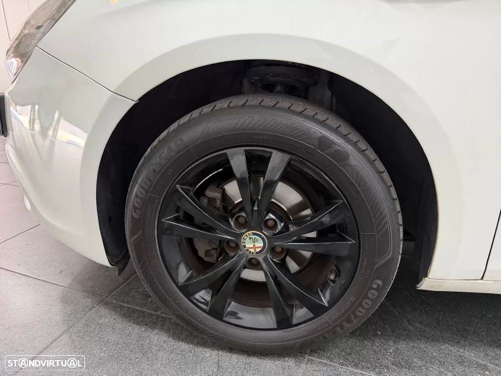 Alfa Romeo Giulietta 1.6 JTDM Exclusive - 8