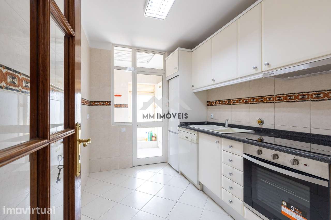 Apartamento T2 Duplex | Fânzeres | METRO | Varanda | Elevador - Grande imagem: 4/24