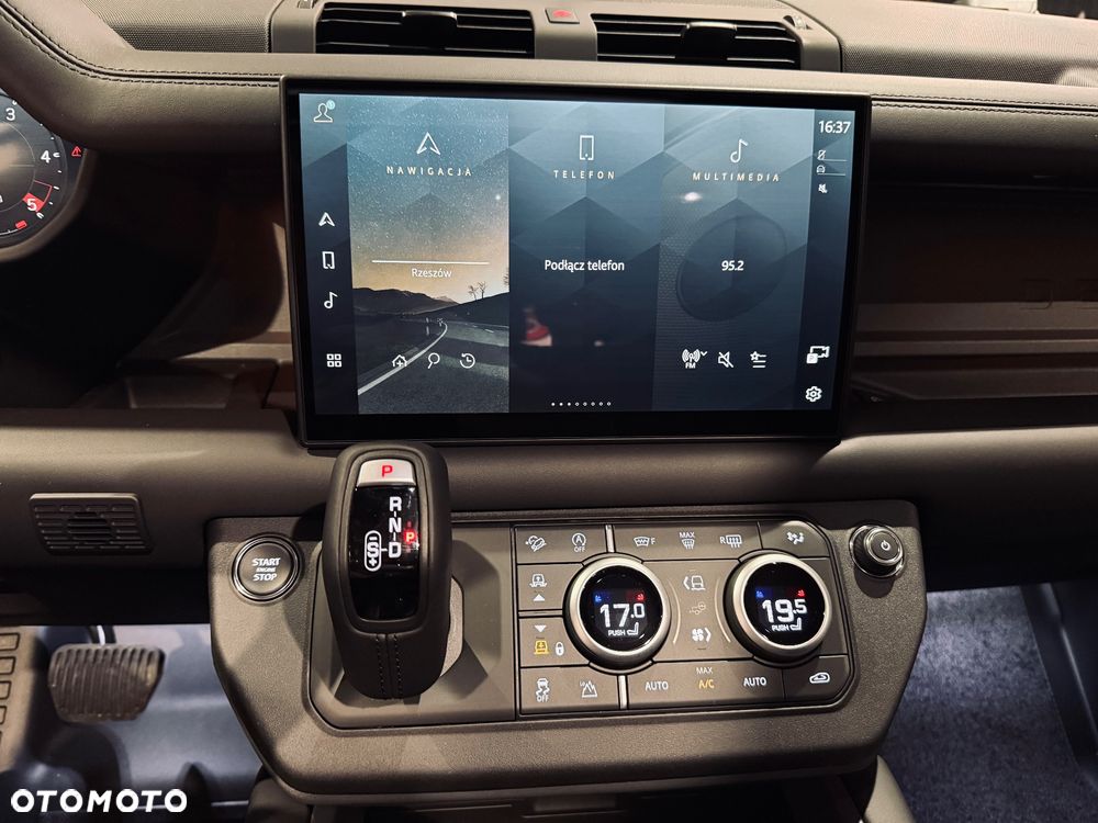 Land Rover Defender 2.0 D240 HSE - 25