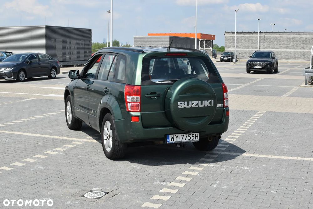 Suzuki Grand Vitara 2.0 De luxe - 21