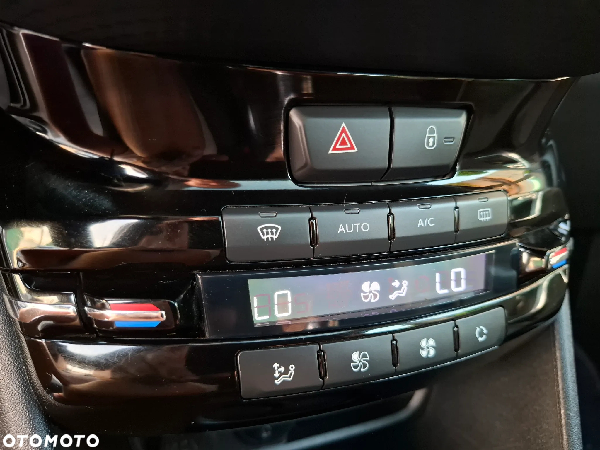 Peugeot 2008 1.6 BlueHDi Allure - 23