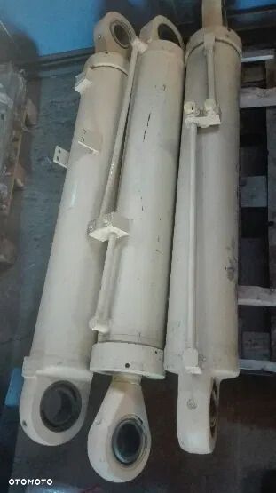 Siłownik podnoszenia wysięgnika po regeneracji 534E